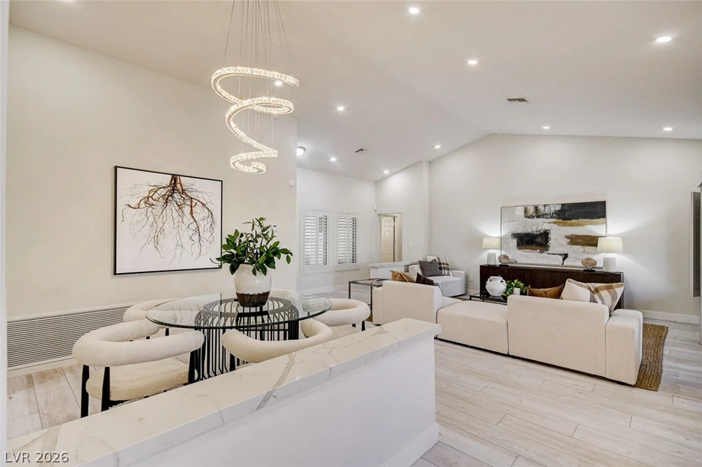 10044 Woodhouse, Las Vegas, NV 89134
