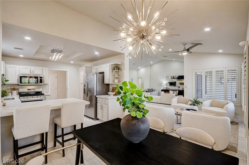 10044 Woodhouse, Las Vegas, NV 89134