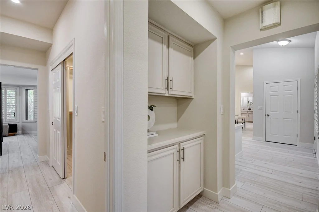 10044 Woodhouse, Las Vegas, NV 89134