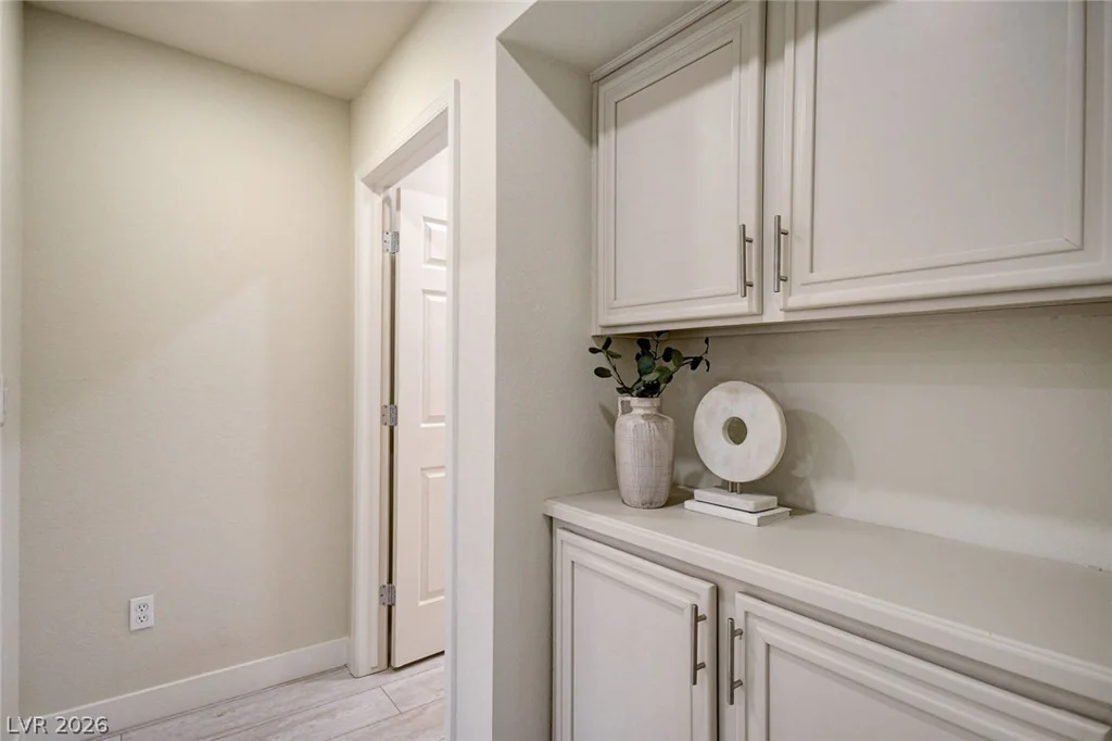 10044 Woodhouse, Las Vegas, NV 89134