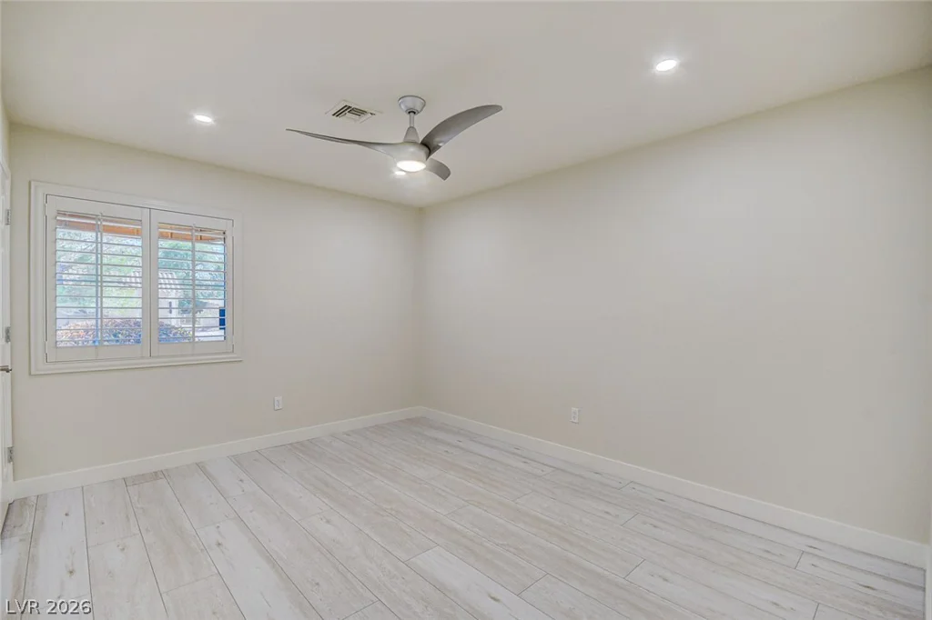 10044 Woodhouse, Las Vegas, NV 89134