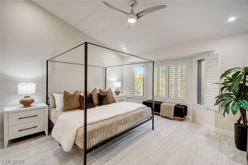 10044 Woodhouse, Las Vegas, NV 89134