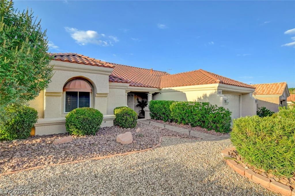10044 Woodhouse, Las Vegas, NV 89134