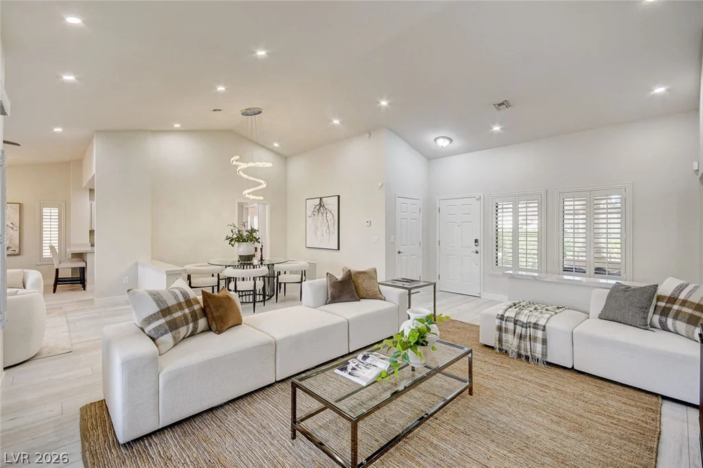 10044 Woodhouse, Las Vegas, NV 89134