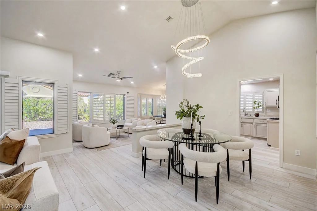 10044 Woodhouse, Las Vegas, NV 89134