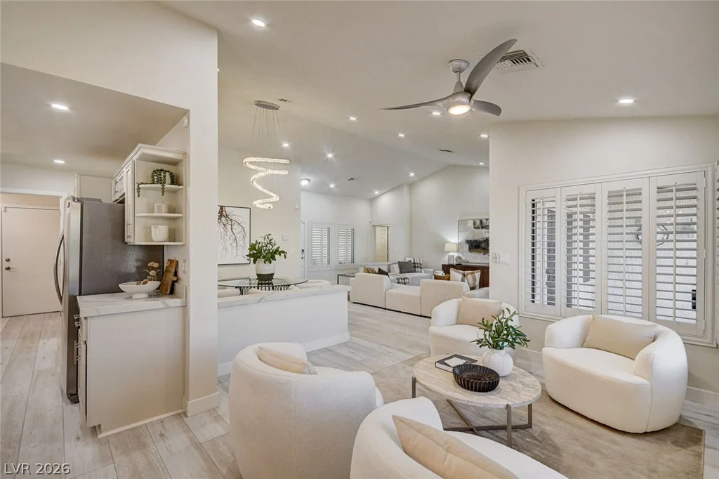10044 Woodhouse, Las Vegas, NV 89134