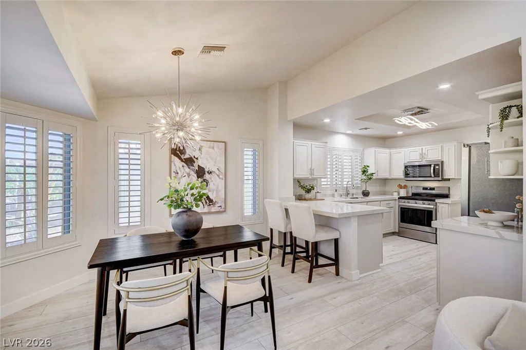 10044 Woodhouse, Las Vegas, NV 89134