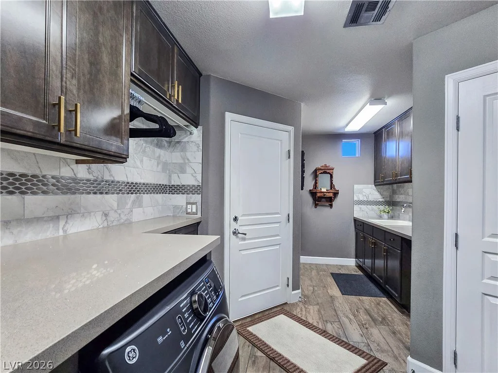 8354 Bartholomew Park, Las Vegas, NV 89139