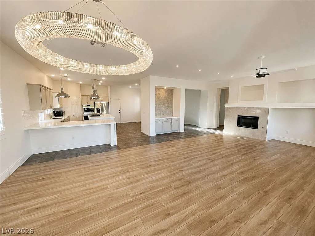 1908 Taylorville, Las Vegas, NV 89135