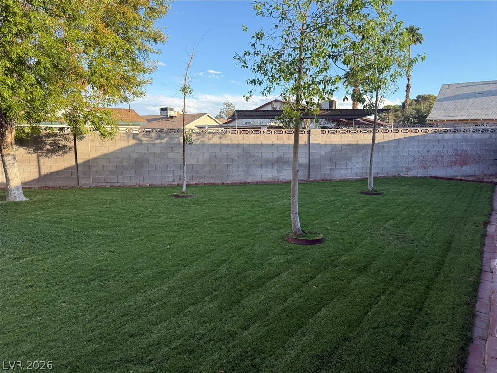 5829 Halfmoon, Las Vegas, NV 89108