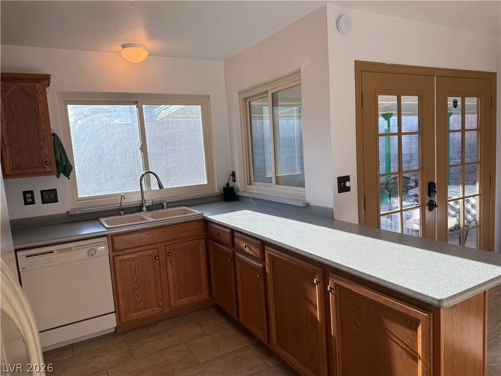 5829 Halfmoon, Las Vegas, NV 89108