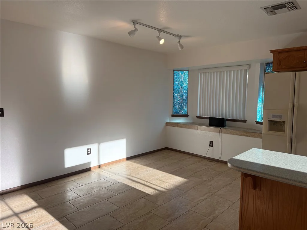 5829 Halfmoon, Las Vegas, NV 89108
