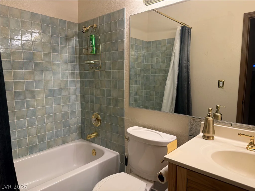 5829 Halfmoon, Las Vegas, NV 89108