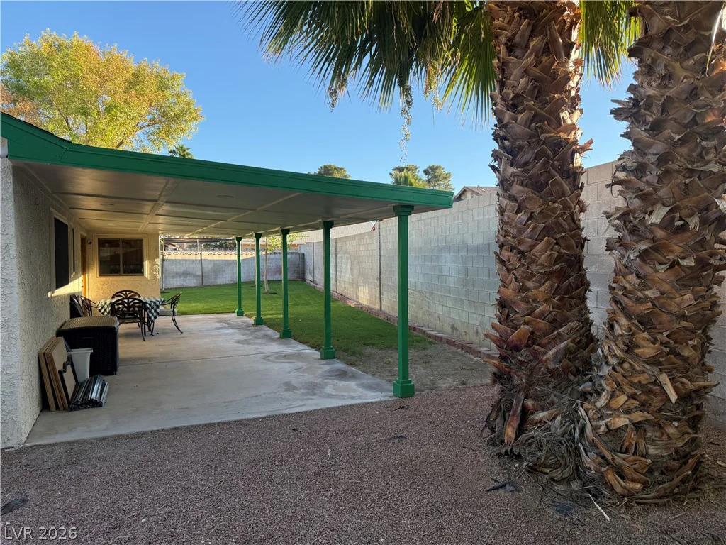 5829 Halfmoon, Las Vegas, NV 89108