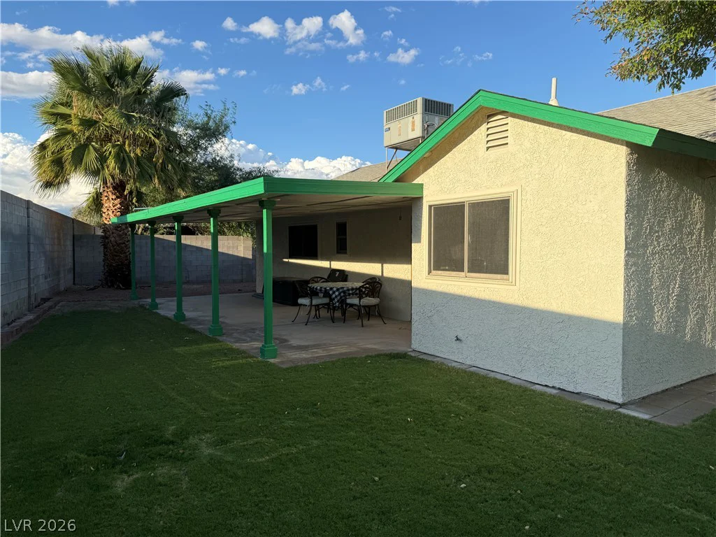 5829 Halfmoon, Las Vegas, NV 89108