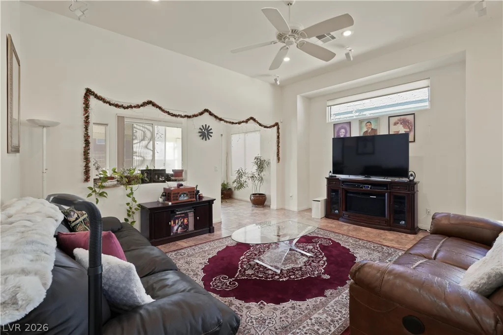 10049 Claverton, Las Vegas, NV 89148