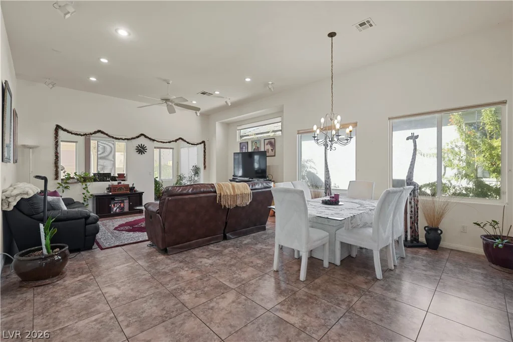 10049 Claverton, Las Vegas, NV 89148
