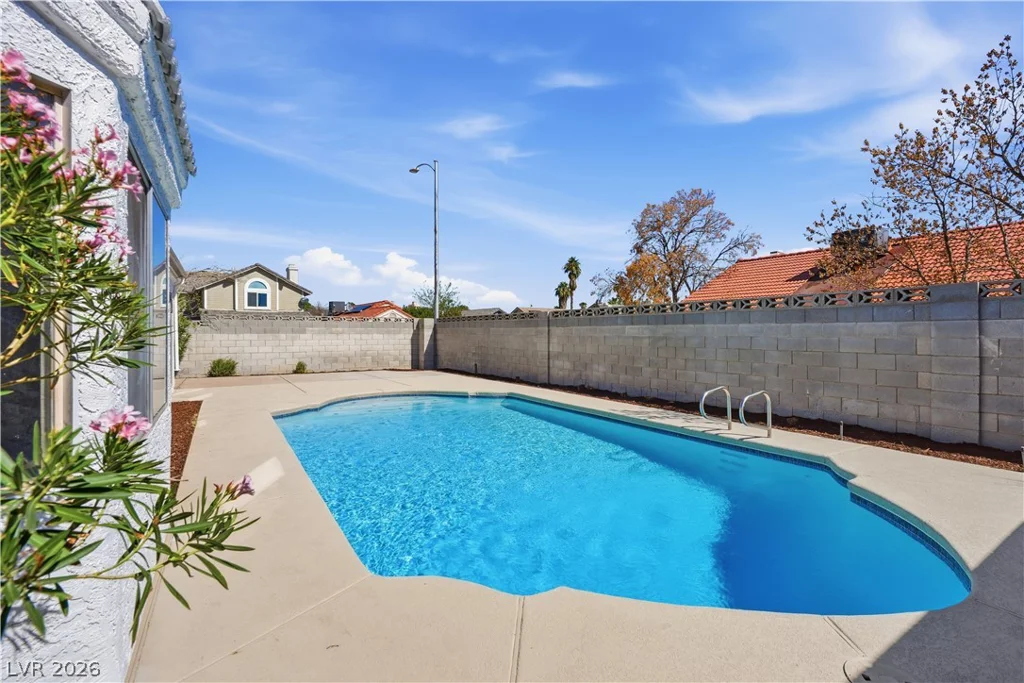 1013 Greystone, Las Vegas, NV 89108