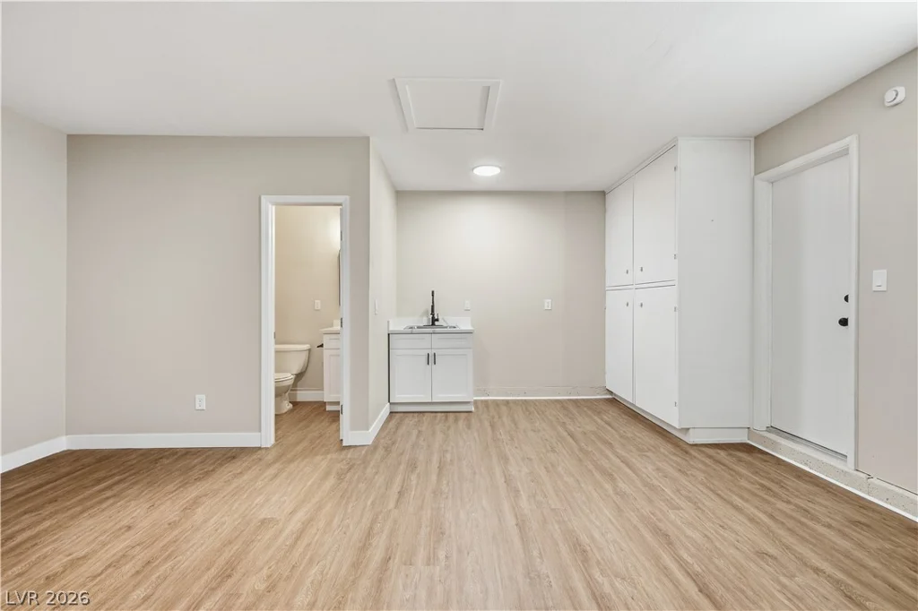 1013 Greystone, Las Vegas, NV 89108