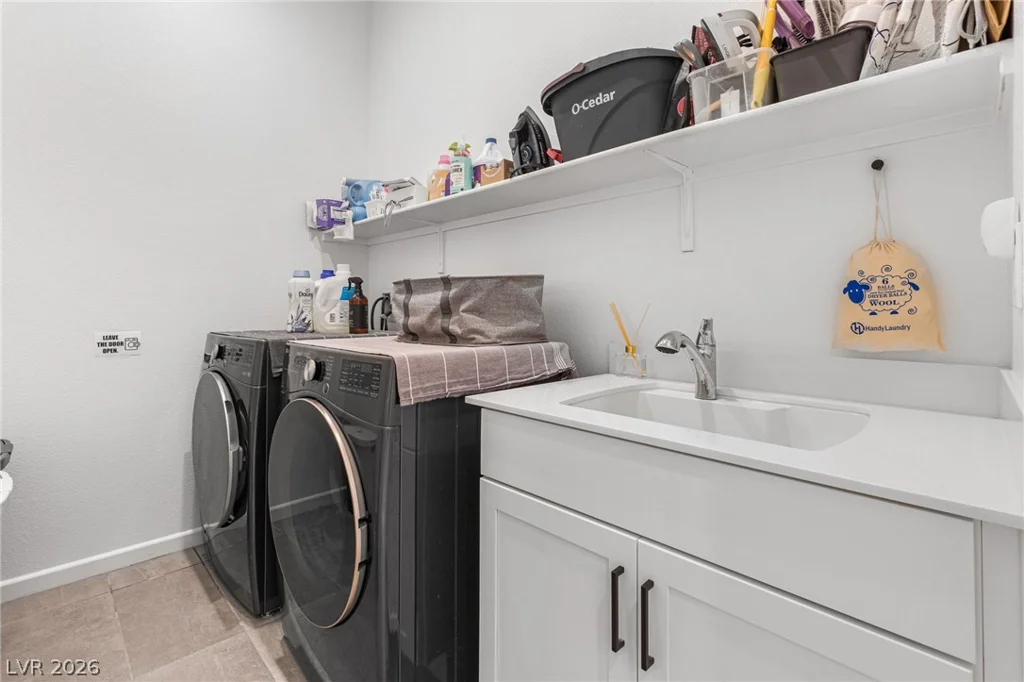 8935 Cassia Winds, Las Vegas, NV 89166