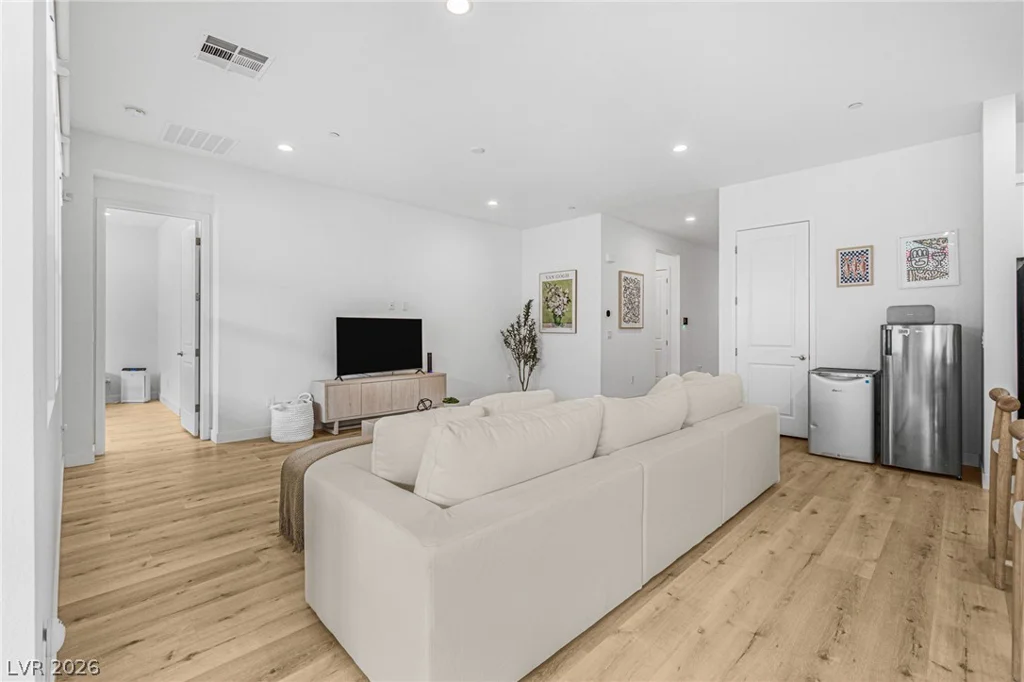 8935 Cassia Winds, Las Vegas, NV 89166