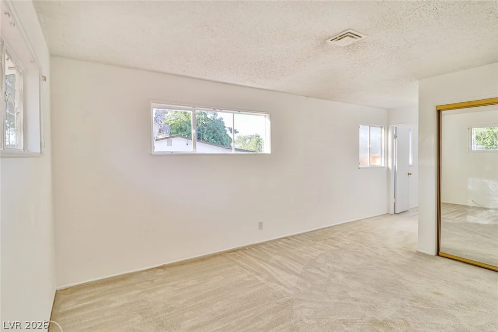 1517 Bryn Mawr, Las Vegas, NV 89102