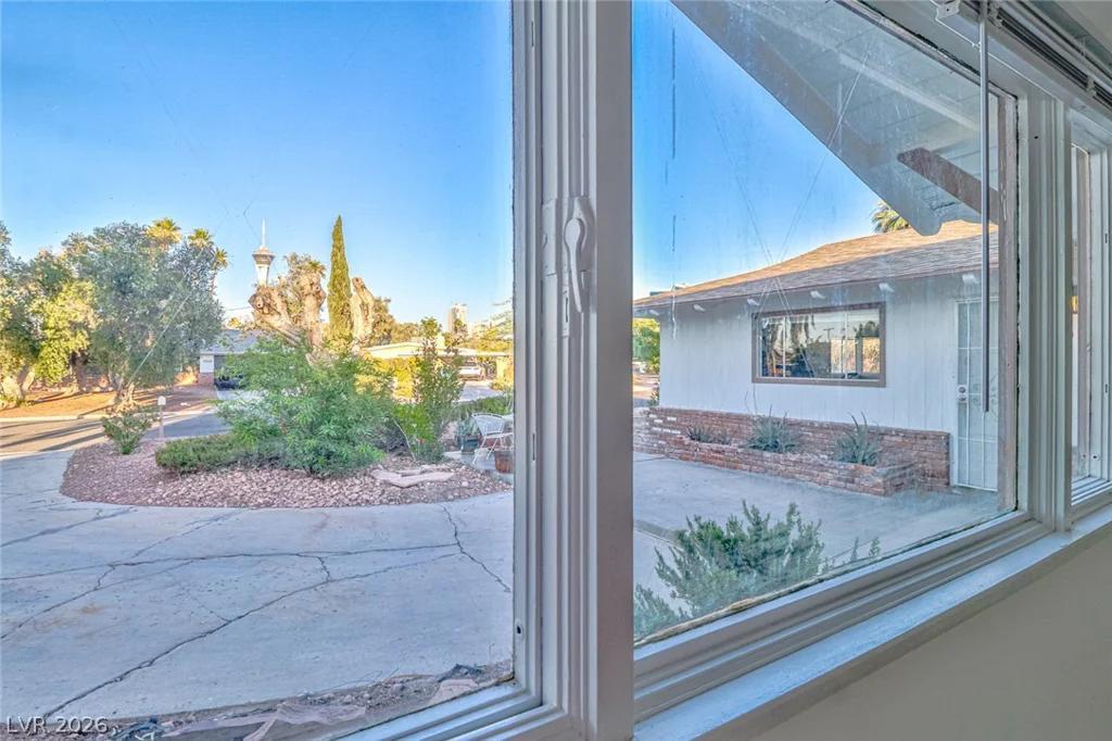 1517 Bryn Mawr, Las Vegas, NV 89102