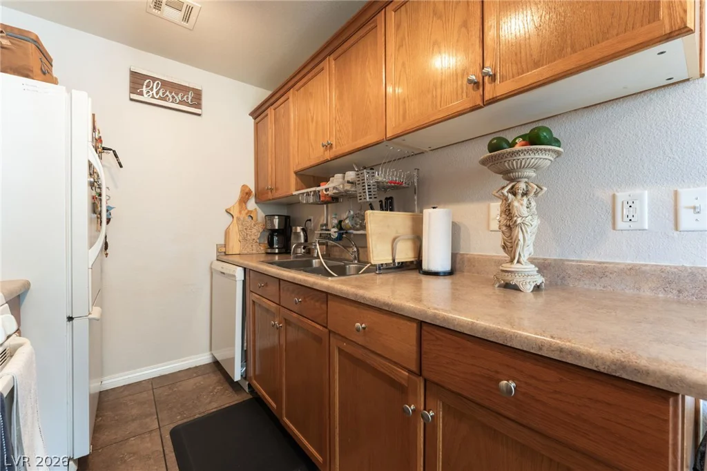5330 Charleston, Las Vegas, NV 89142
