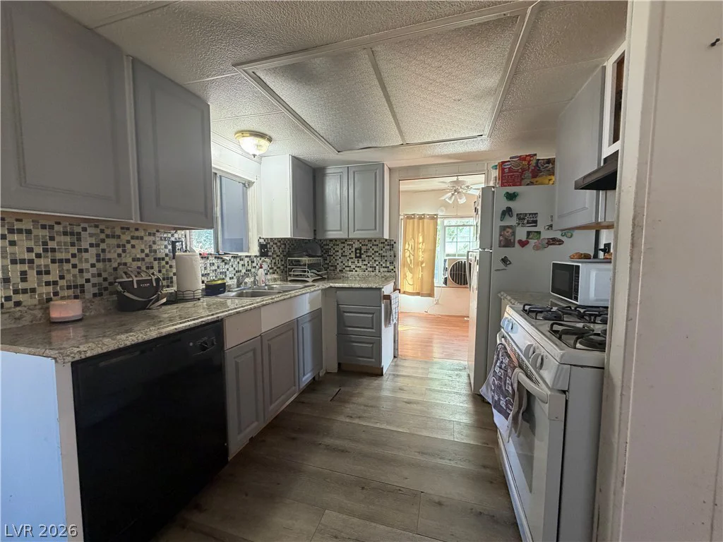 260 Ellendale, Pahrump, NV 89048