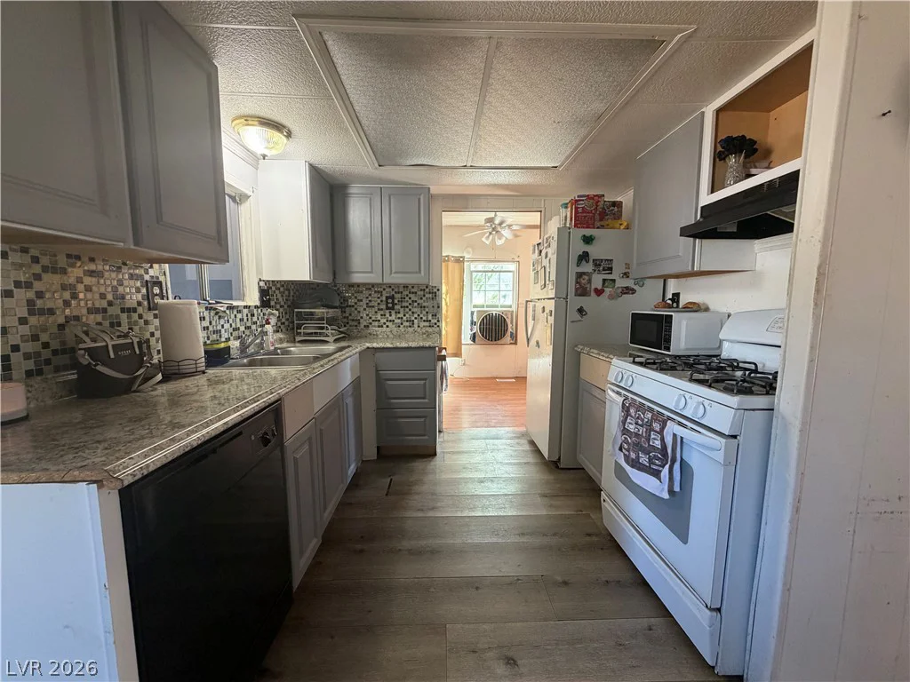 260 Ellendale, Pahrump, NV 89048