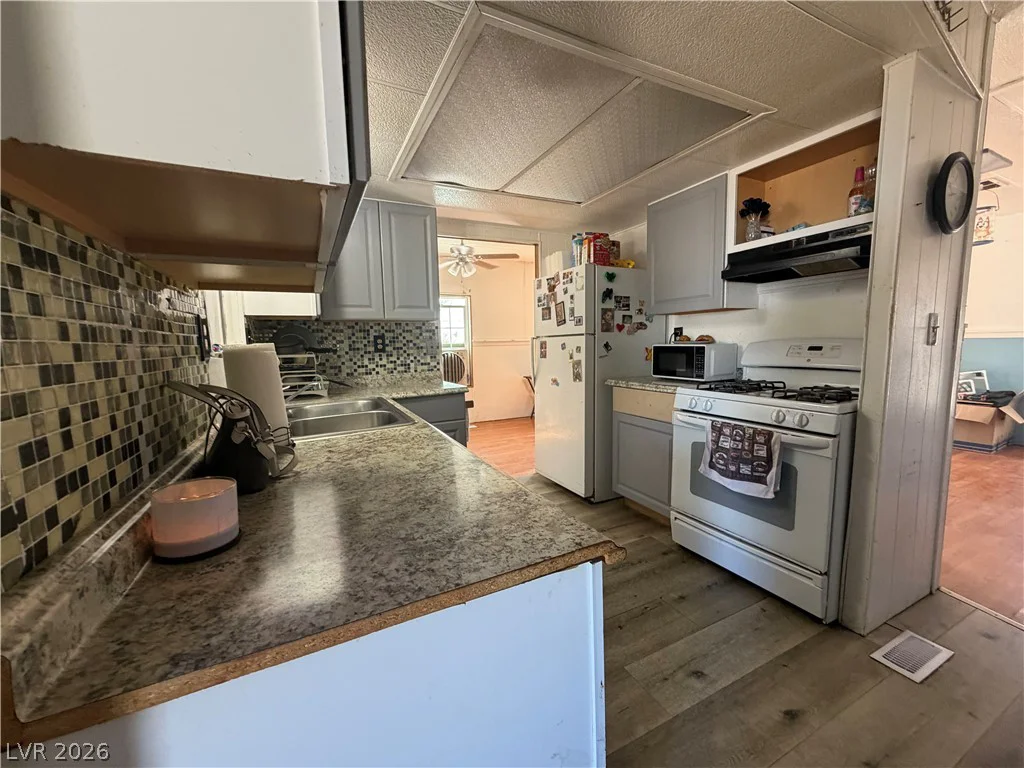 260 Ellendale, Pahrump, NV 89048
