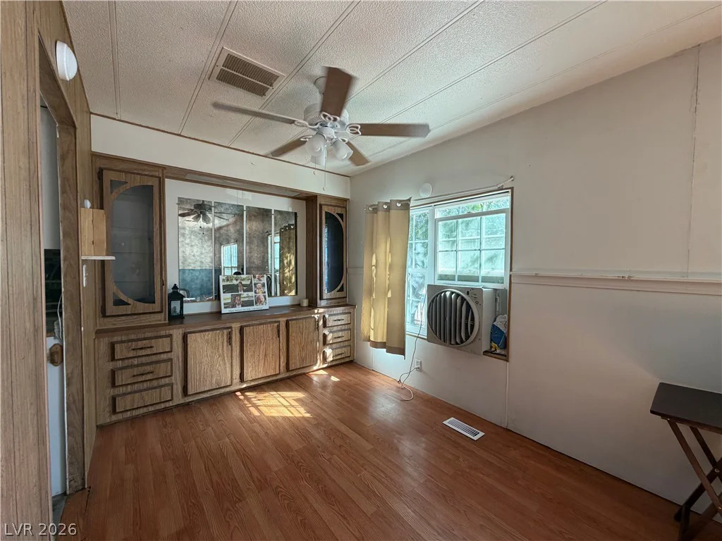 260 Ellendale, Pahrump, NV 89048