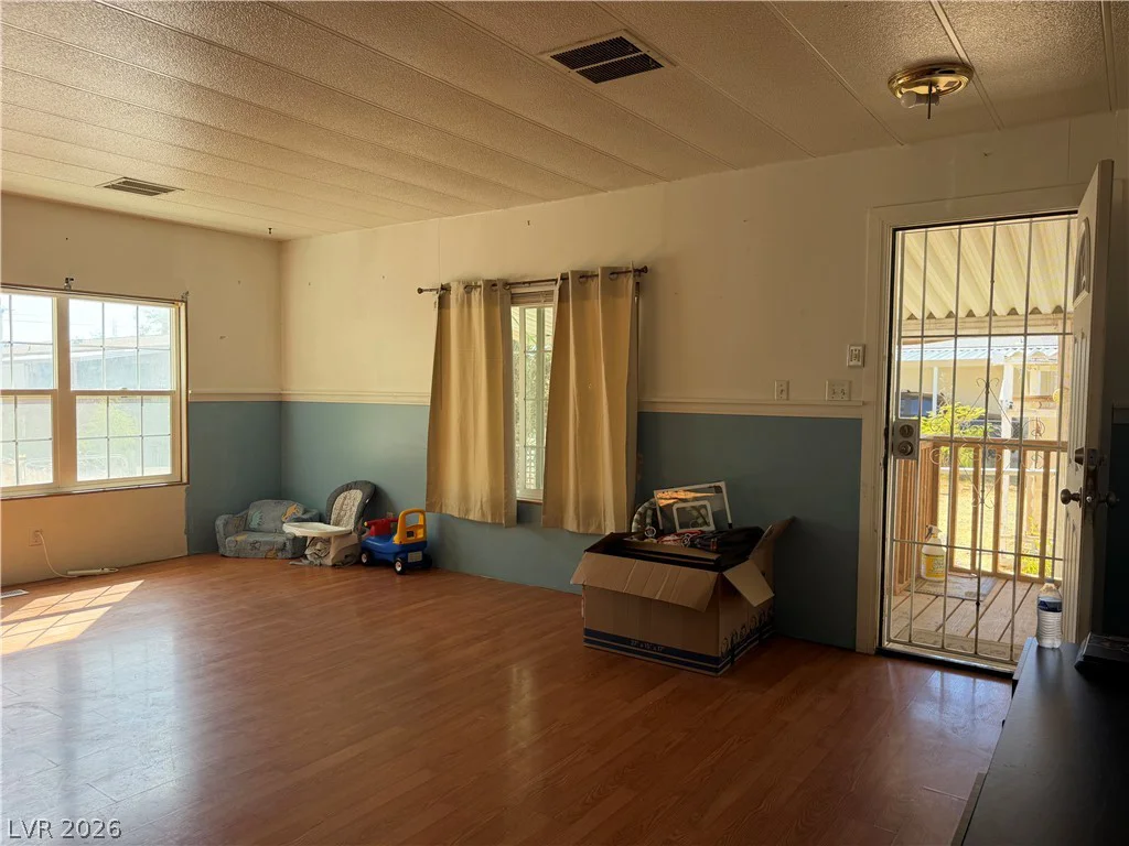 260 Ellendale, Pahrump, NV 89048