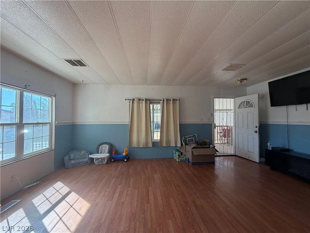 260 Ellendale, Pahrump, NV 89048