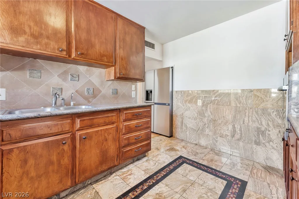 1809 Saint Louis, Las Vegas, NV 89104