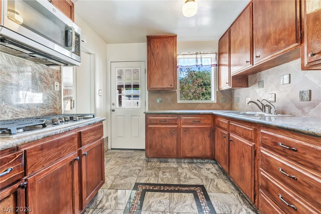 1809 Saint Louis, Las Vegas, NV 89104
