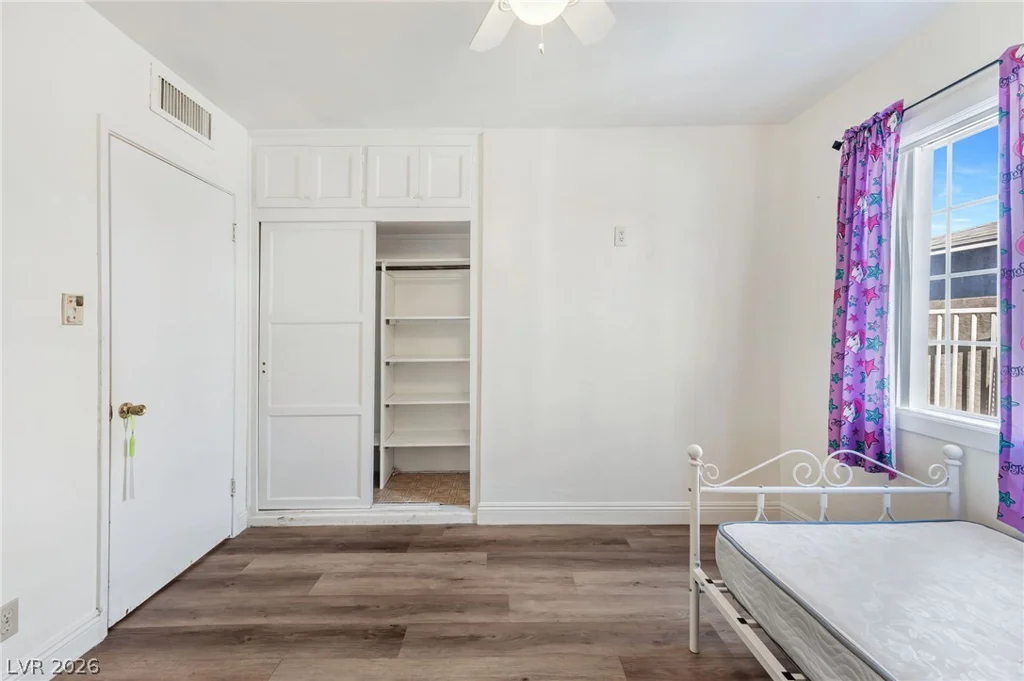 1809 Saint Louis, Las Vegas, NV 89104