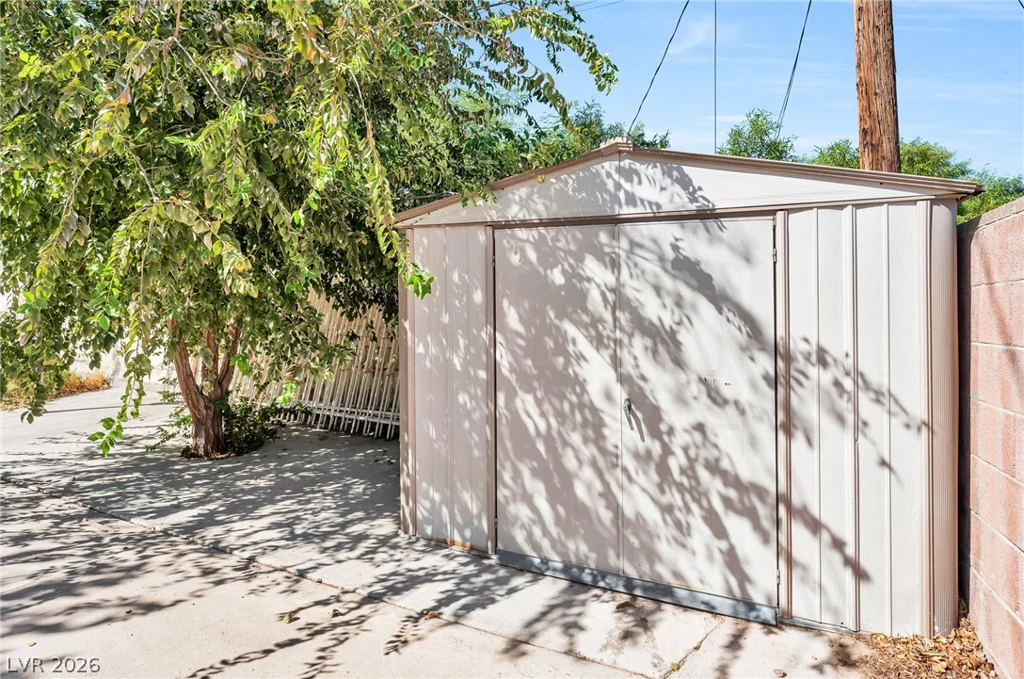 1809 Saint Louis, Las Vegas, NV 89104