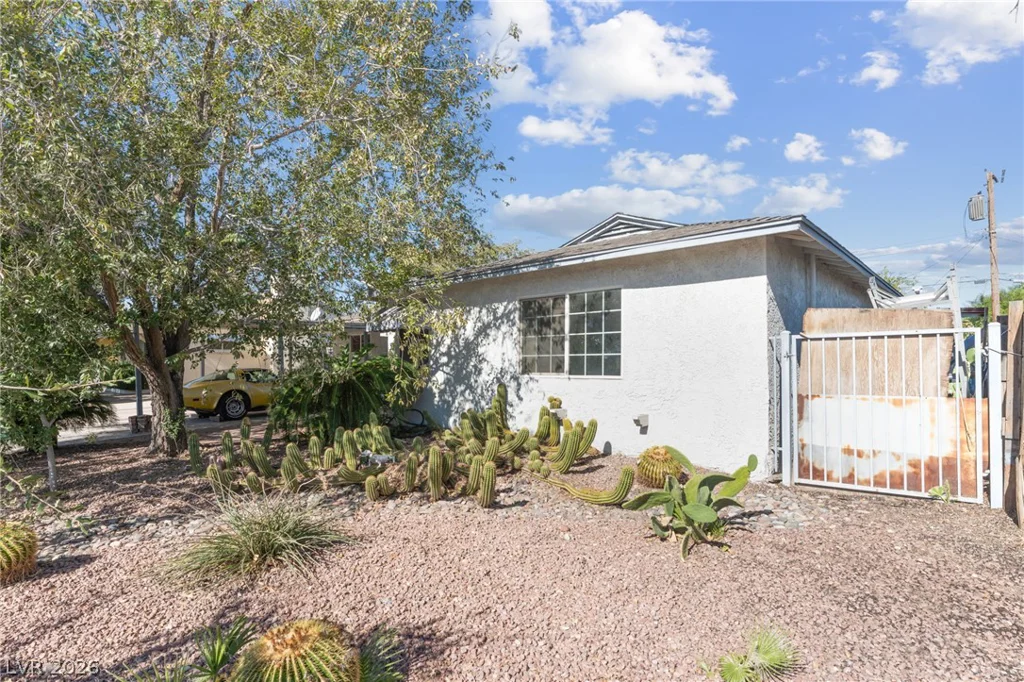 1809 Saint Louis, Las Vegas, NV 89104