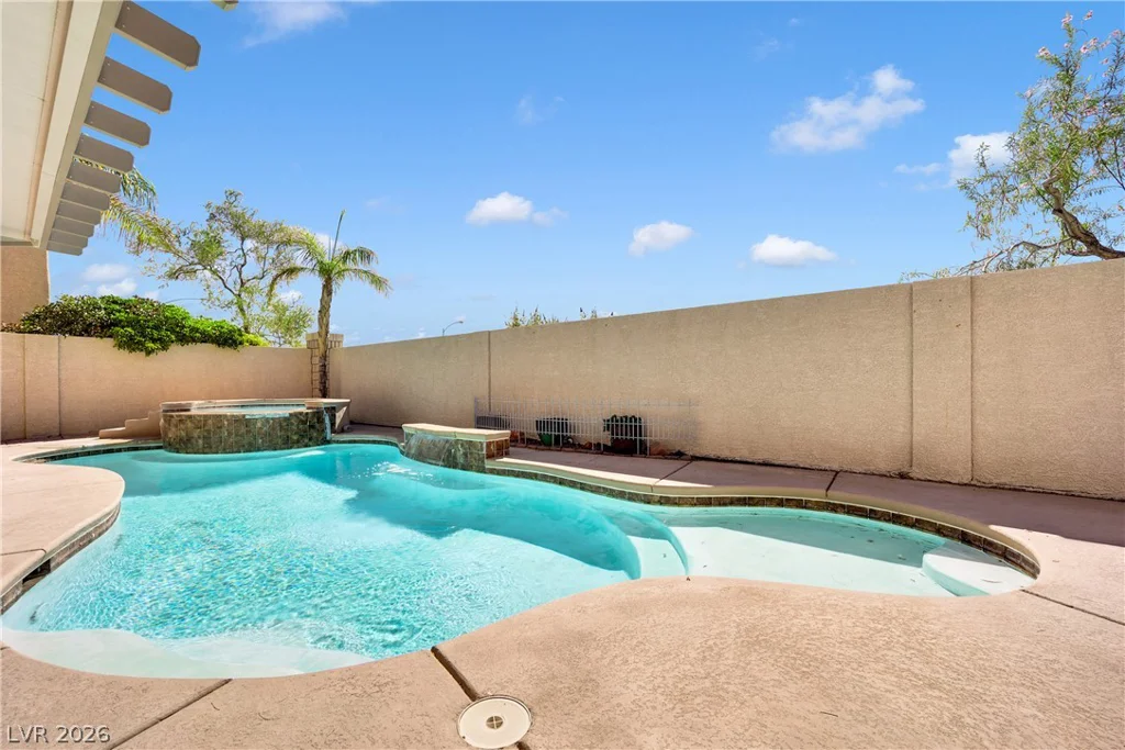 10149 Whitney Falls, Las Vegas, NV 89148