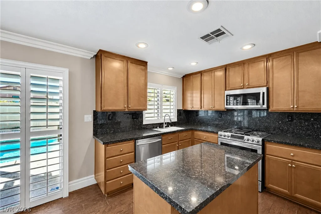 10149 Whitney Falls, Las Vegas, NV 89148