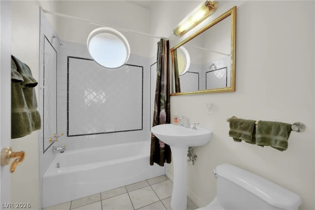 8125 Tiara Cove, Las Vegas, NV 89128