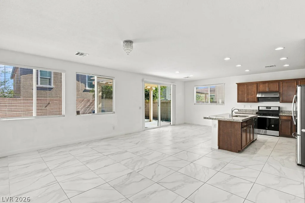 4722 Challenger, North Las Vegas, NV 89031