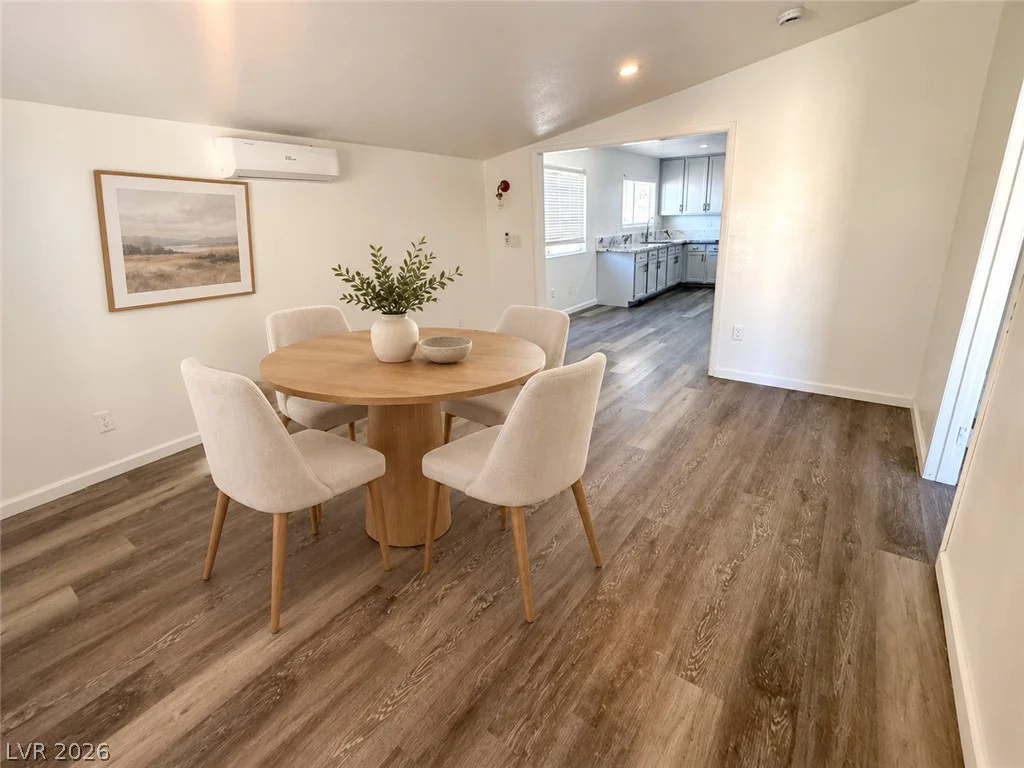 7566 Isley, Las Vegas, NV 89147
