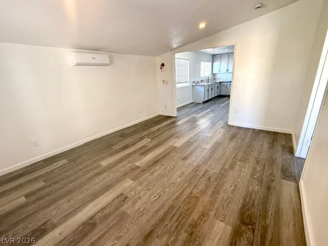 7566 Isley, Las Vegas, NV 89147
