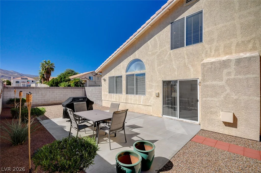 8963 Dove Cove, Las Vegas, NV 89129