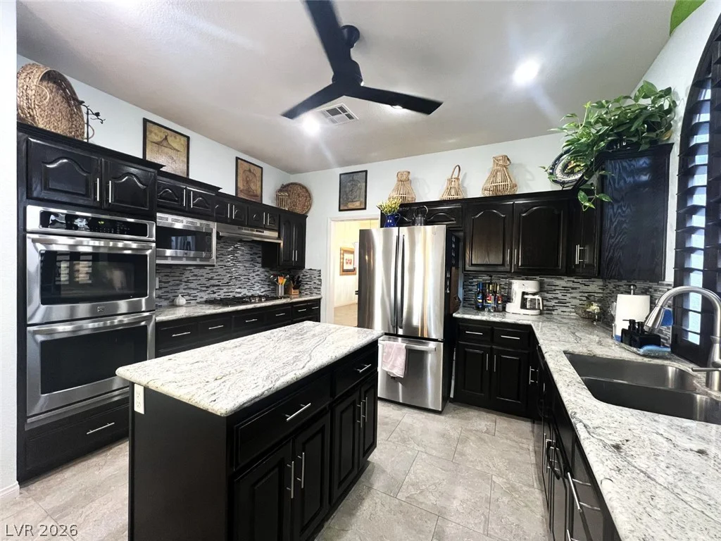 7908 Waterfalls, Las Vegas, NV 89128
