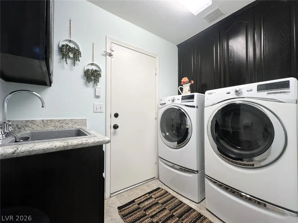 7908 Waterfalls, Las Vegas, NV 89128