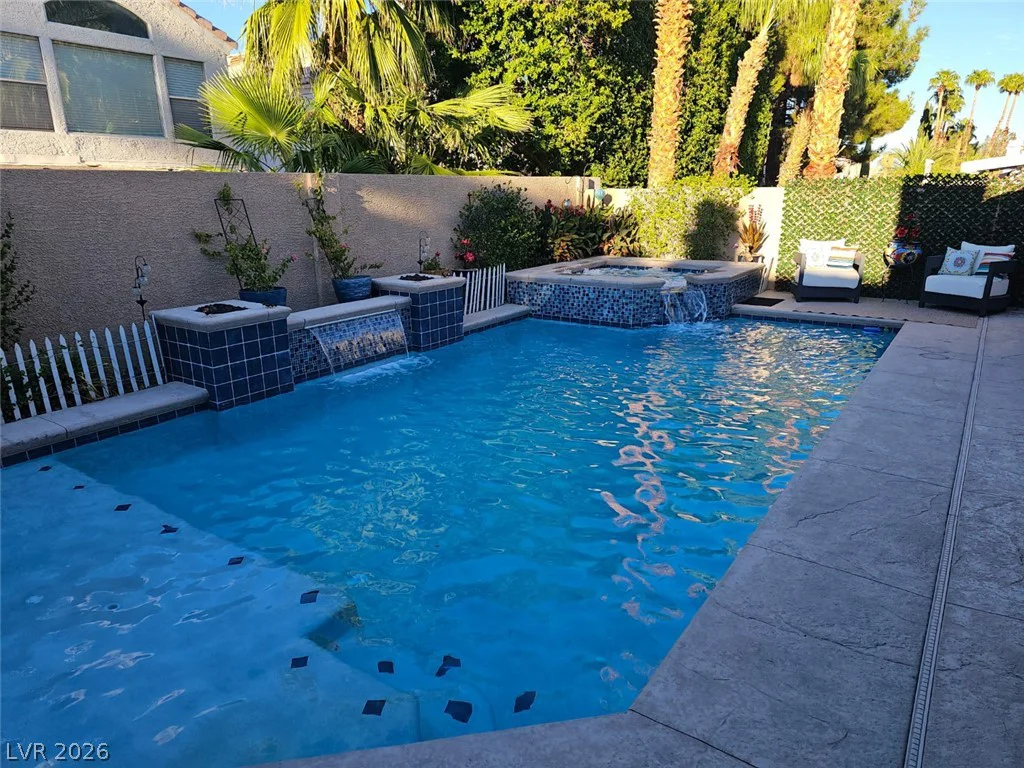 7908 Waterfalls, Las Vegas, NV 89128