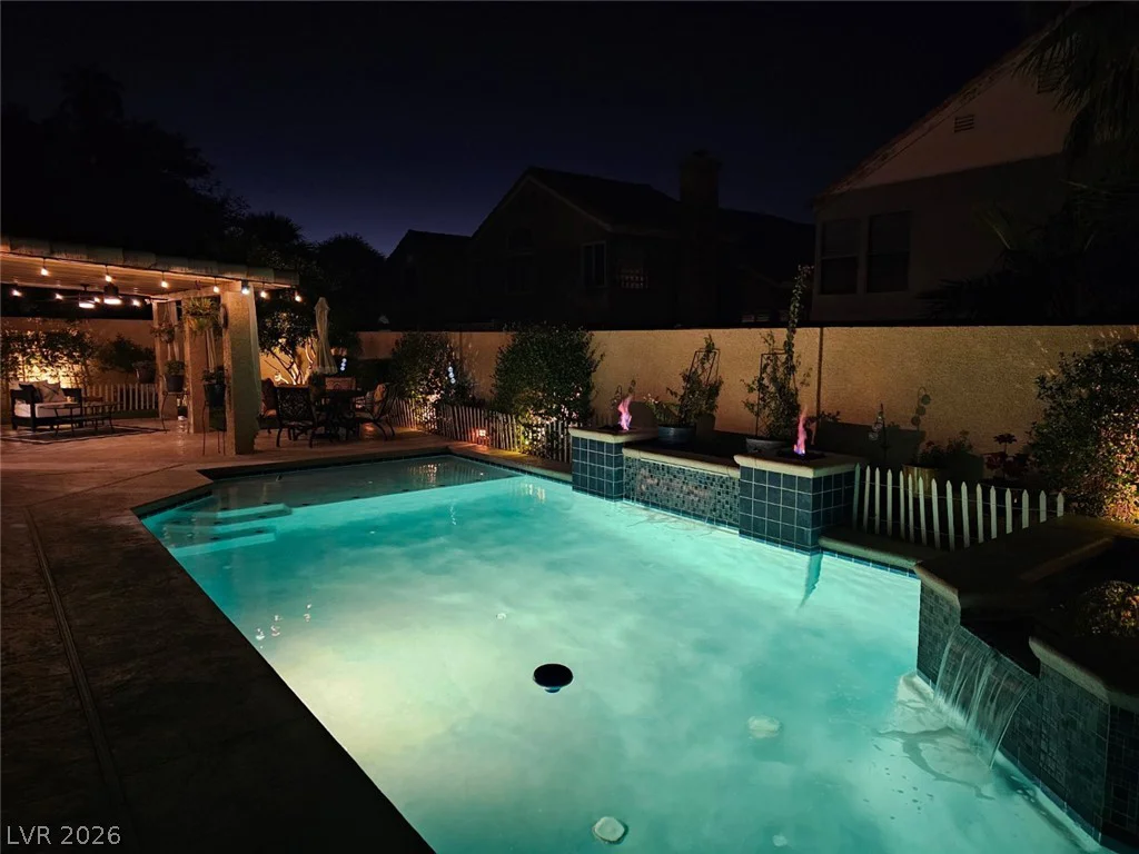 7908 Waterfalls, Las Vegas, NV 89128